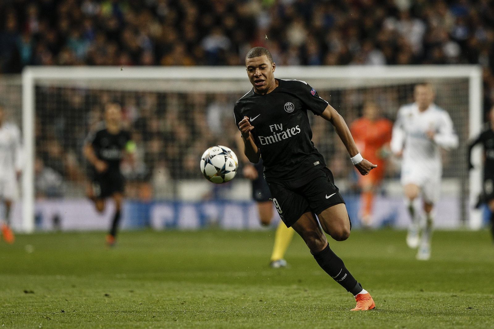 加克波伤缺数周基耶萨因病缺席，斯洛特回应球员状况