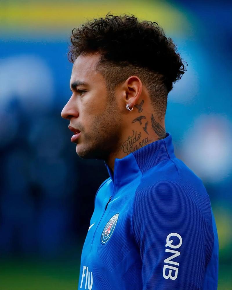 英超-攻击线哑火达洛特破门 曼联1-1西汉姆近5轮仅1胜（英超：达洛特破门仍难救主，曼联1-1西汉姆，近5轮仅一胜）