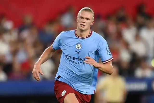 记者：多家豪门有意荷甲19岁中场斯密特，后者被标价2200万镑