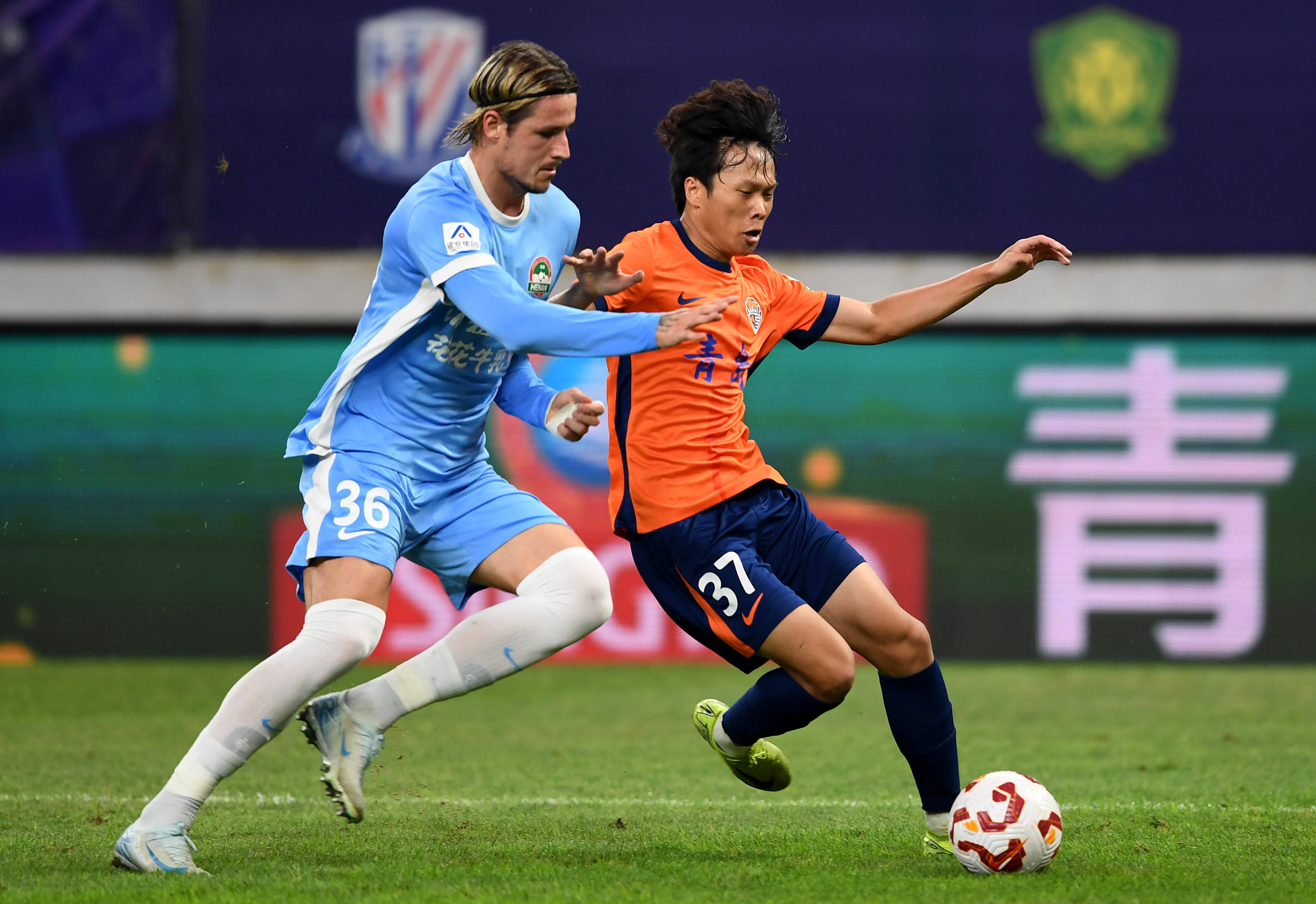 感人！中超金靴已能用中文交流：想加入国足，不要安家费！（暖心！中超金靴已能中文交流：愿为国足效力，免安家费）