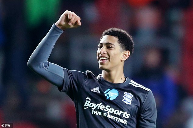 亚马尔：外界一直在说我的腹股沟痛和心情不好，那些全是假的