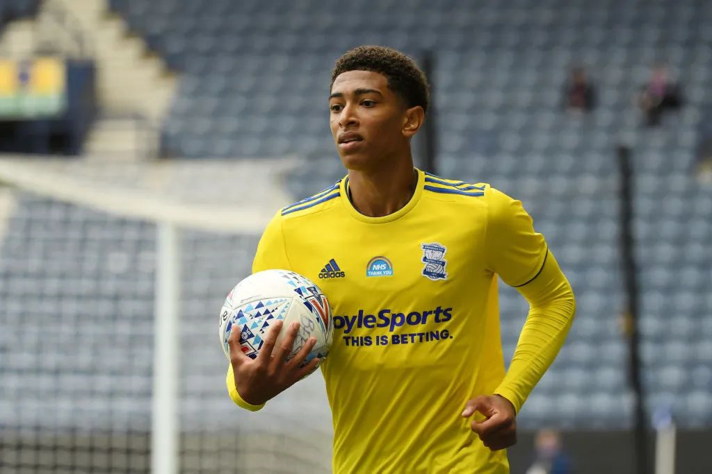 韩鹏：1500分对俱乐部有意义，卡扎伊什维利的金靴也重要（韩鹏谈球队目标：俱乐部1500分意义重大，卡扎伊什维利冲金靴同样关键）