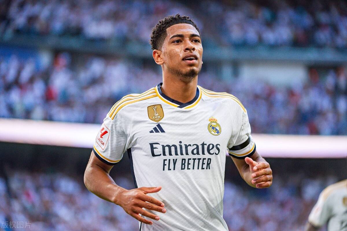 西甲积分榜：巴萨先赛获胜领先皇马4分，马竞两连败暂列第五（西甲积分更新：巴萨提前取胜领跑皇马4分，马竞遭两连败暂居第5）