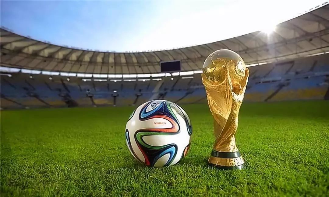 瓜帅：梅西、莱万和哈兰德都是进球机器，很荣幸执教过他们