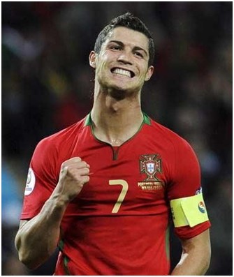 “小雪”节气将至，长春亚泰基地为天然草加盖第二层“棉被”