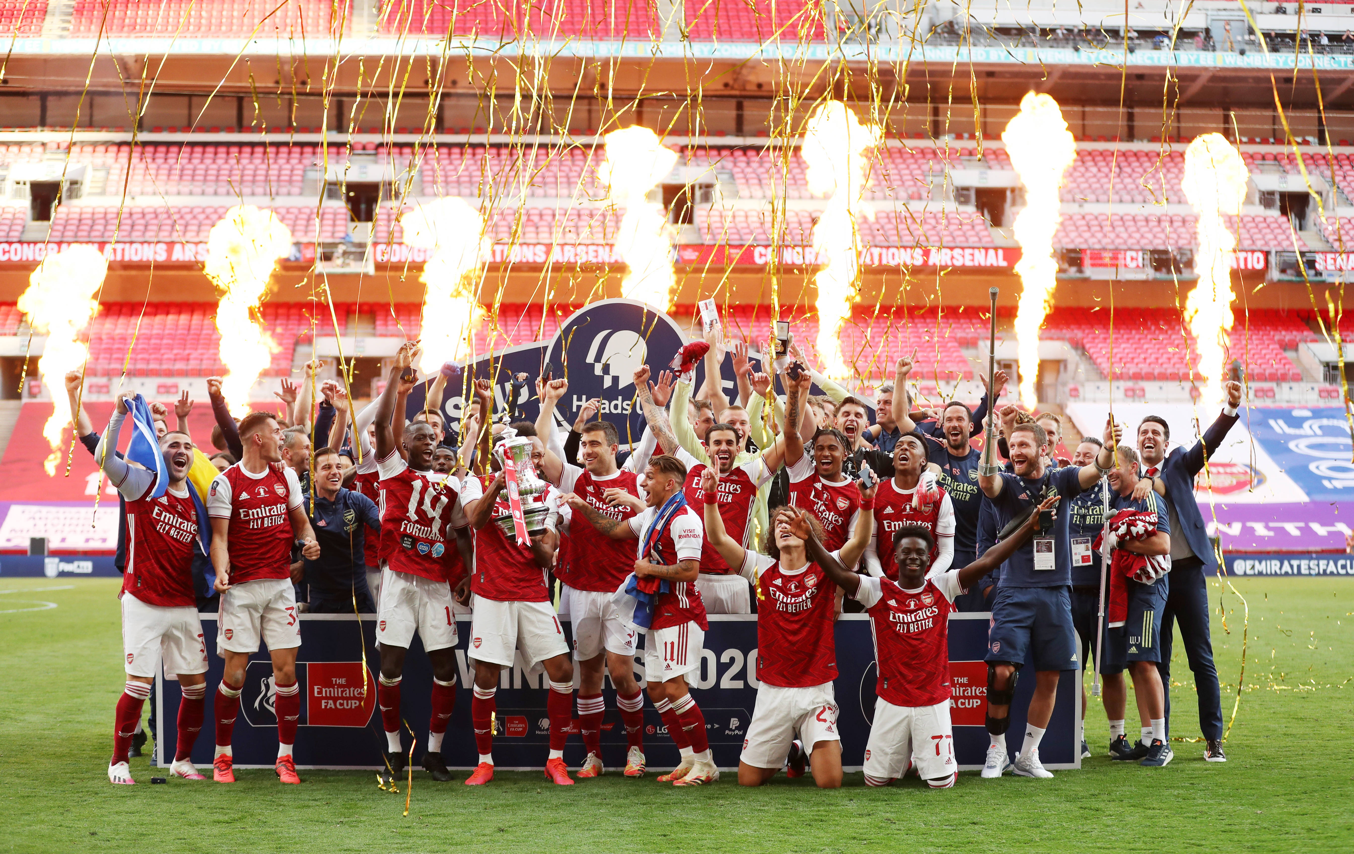 联手梅西！官方：前热刺后卫雷吉隆正式加盟迈阿密国际（与梅西同队！迈阿密国际官宣签下前热刺后卫雷吉隆）