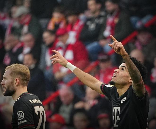 湖记：今日绝对是詹姆斯复出后最佳表现，他在进攻端状态拉满