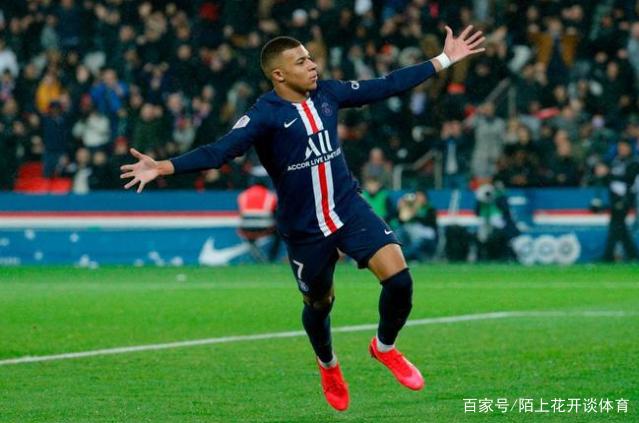 名记：字母最近向队友强调专注篮球的重要性，别被外界声音干扰