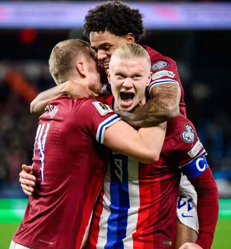 足球报：郑智接手青岛西海岸可能性最大，黄博文有望进教练组（足球报：郑智执掌青岛西海岸呼声最高，黄博文或将加入教练组）