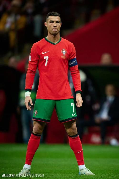 每体：巴萨内部对亚马尔每次客场都成为“头号公敌”感到担忧