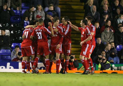 足球报：张外龙这几年一直关注铜梁龙，冲超后他独坐良久（足球报：张外龙多年关注铜梁龙，冲超后独自静坐良久）