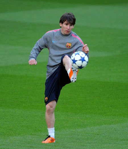 西媒：拉波尔塔将与亚马尔共同出席环足奖颁奖典礼（西媒：拉波尔塔将携亚马尔亮相环足奖颁奖典礼）