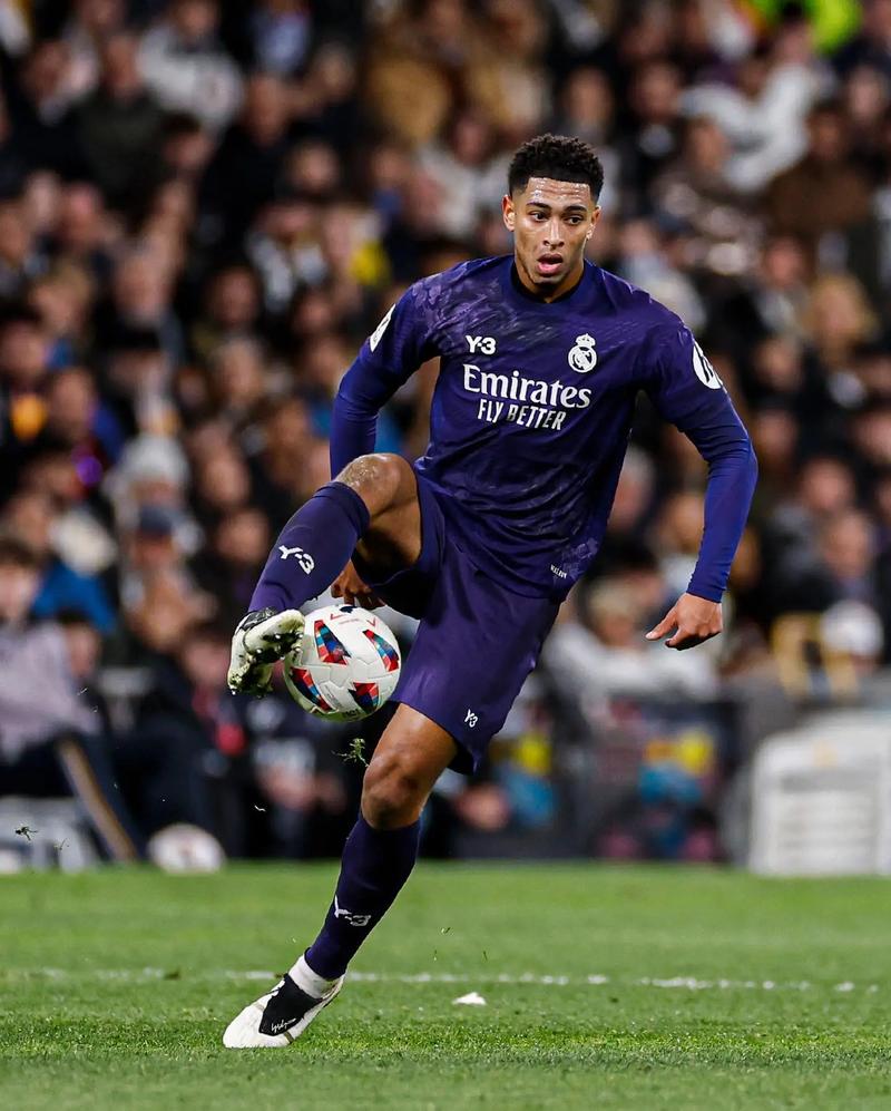 爱德华兹连续6场30+，追平队史最长30+场次纪录