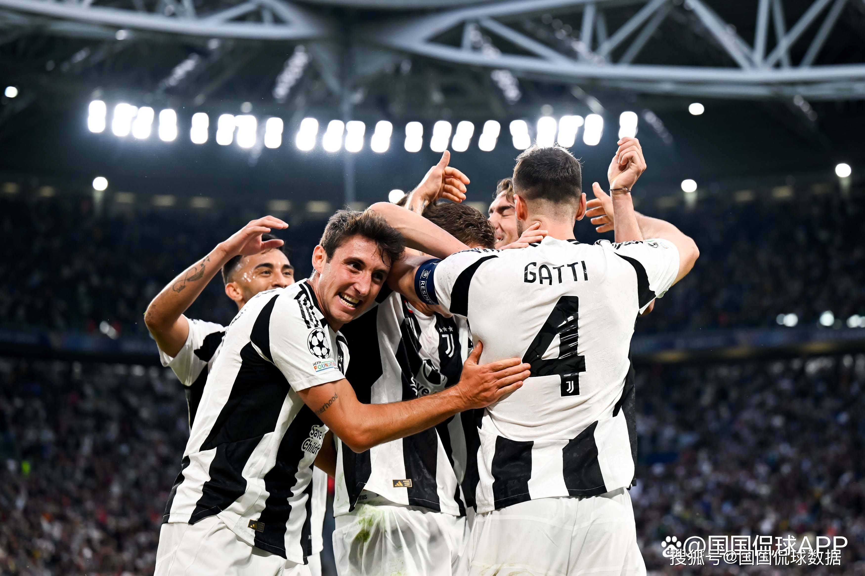 满是惊喜！拉菲尼亚生日当天，妻子给他送了一辆房车（生日惊喜连连：拉菲尼亚获妻子赠送房车）