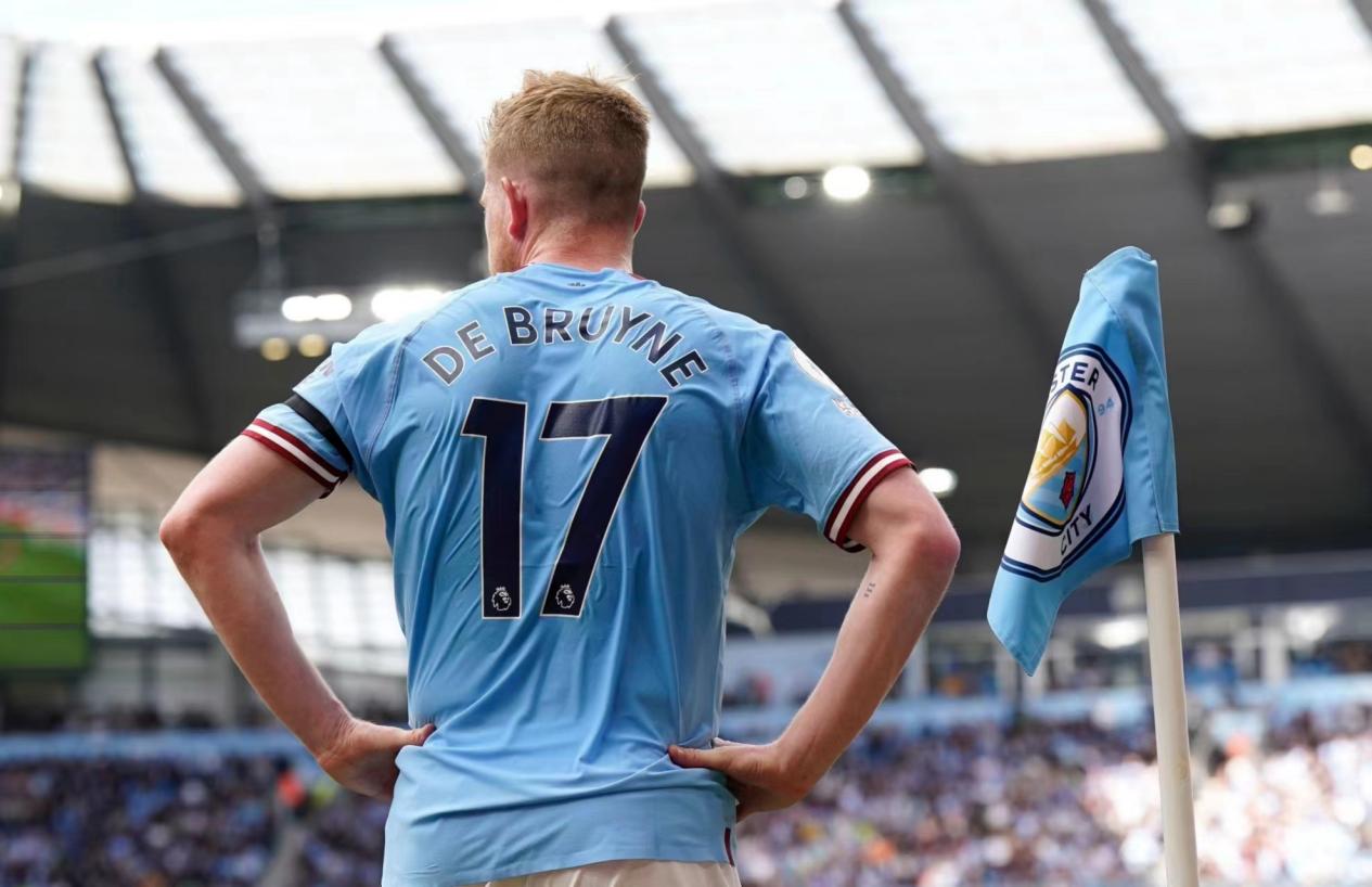 足球中的“无球跑动”意义（无球跑动在足球中的重要性）