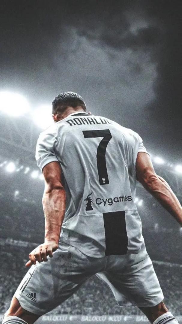 西甲：巴萨3-1逆转赫罗纳（西甲战报：巴萨3-1逆转击败赫罗纳）