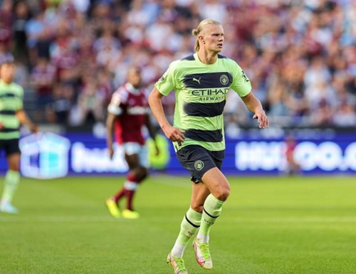 记者：迈阿密国际希望买断从塞尔塔租借来的前锋阿连德