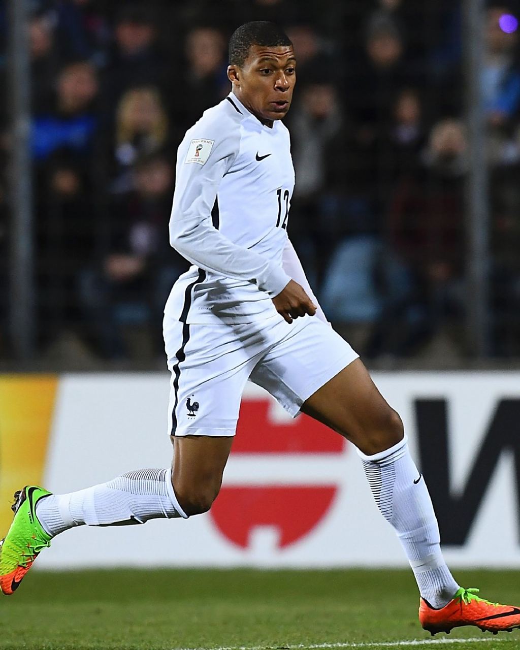 阿隆索听劝！首发拿掉1主力，皇马3-0差榜首1分，西甲2强争冠