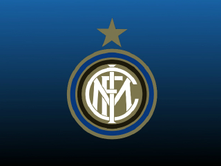 西媒：马耳他球场草坪糟糕引发莱万不满，或影响其发挥（西媒：马耳他球场草皮欠佳致莱万不满，恐影响其发挥）