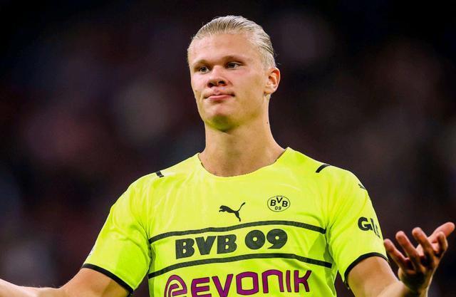 邵佳一会把青岛西海岸的这套5-4-1阵型自由切换...